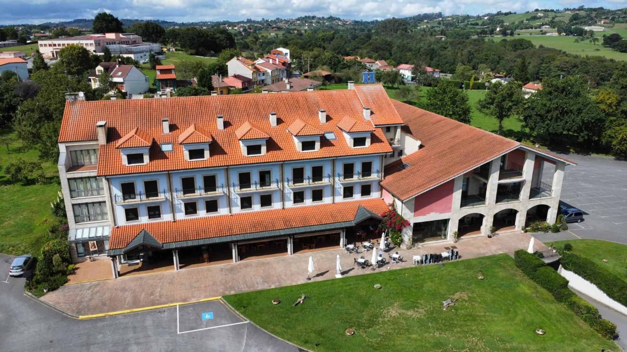Hotel Cristina Noreña Exterior foto